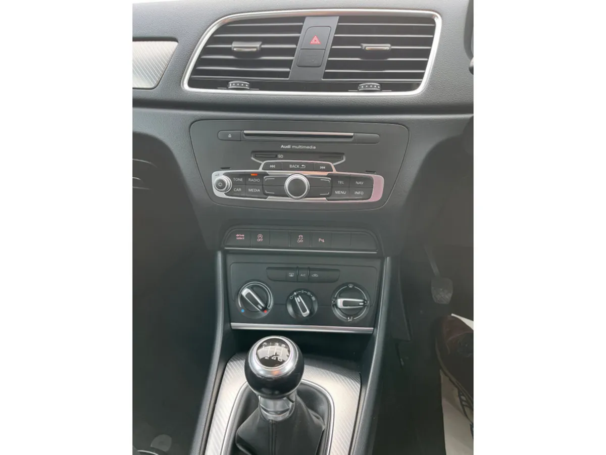 Audi Q3 2.0 TDI 120 SE 4DR - Image 2