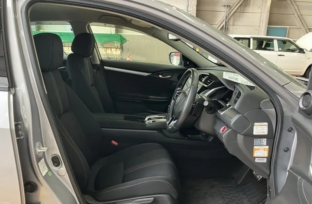 2018 Honda Civic 1.5 VTEC Turbo - Image 2