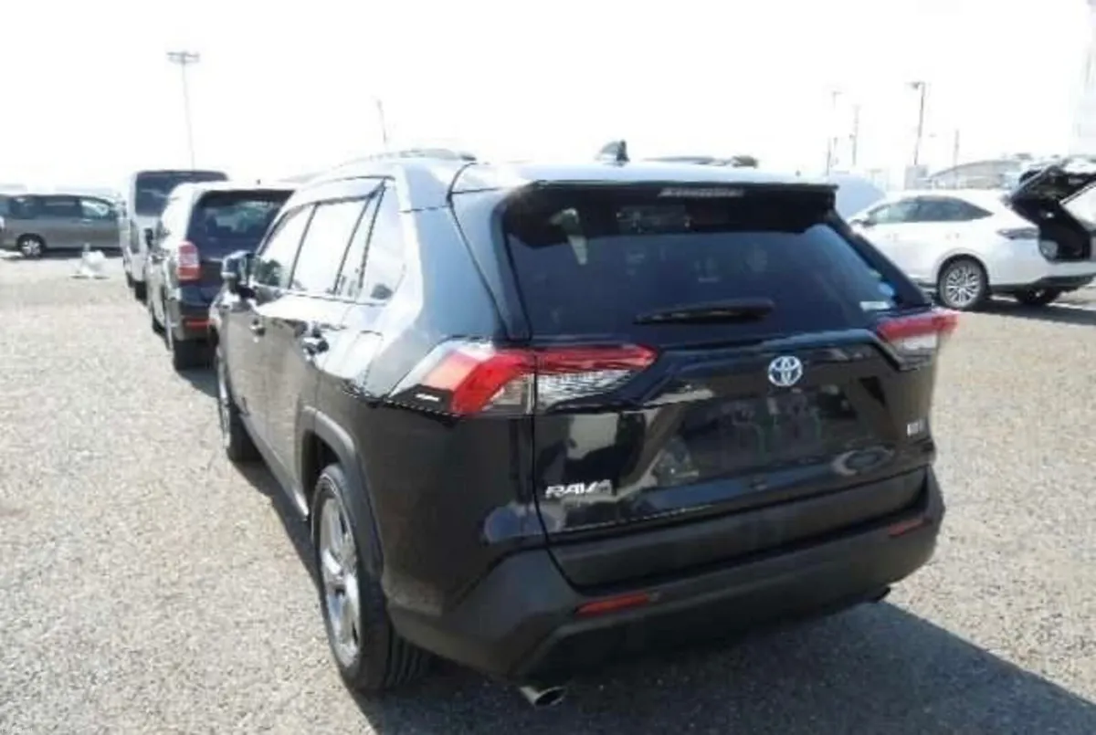 TOYOTA RAV4 **FULL SPEC** LOW MILEAGE - Image 4