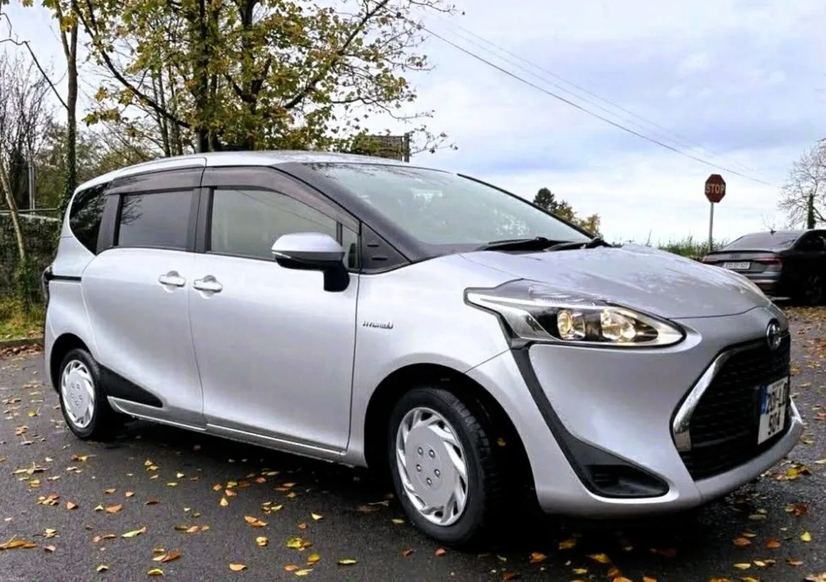 Toyota Sienta 2020 Hybrid 5-seater - Image 1