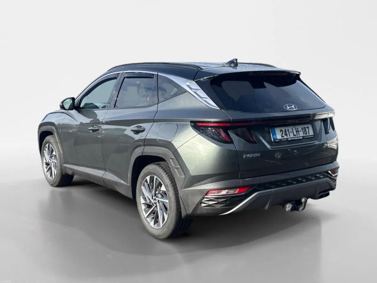 Hyundai Tucson 2WD Executive Plus w 2 Tone Roof - Image 5