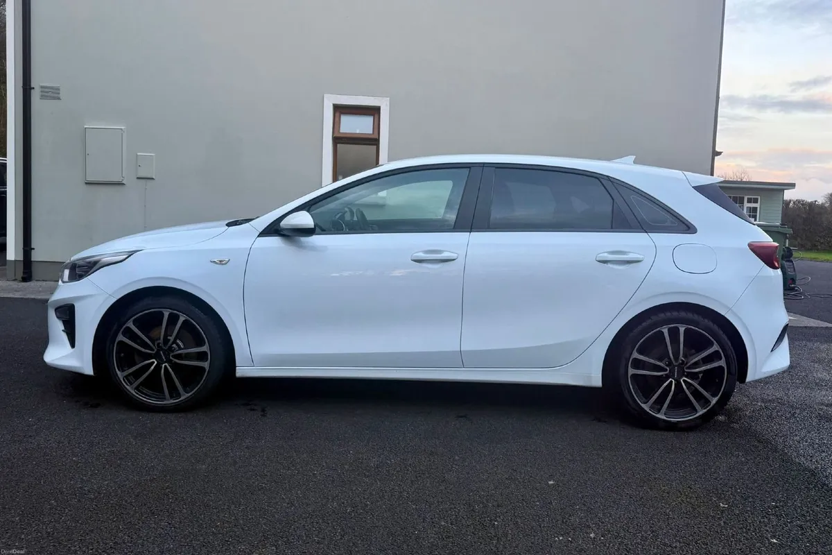 Kia Ceed 2019 - Image 2