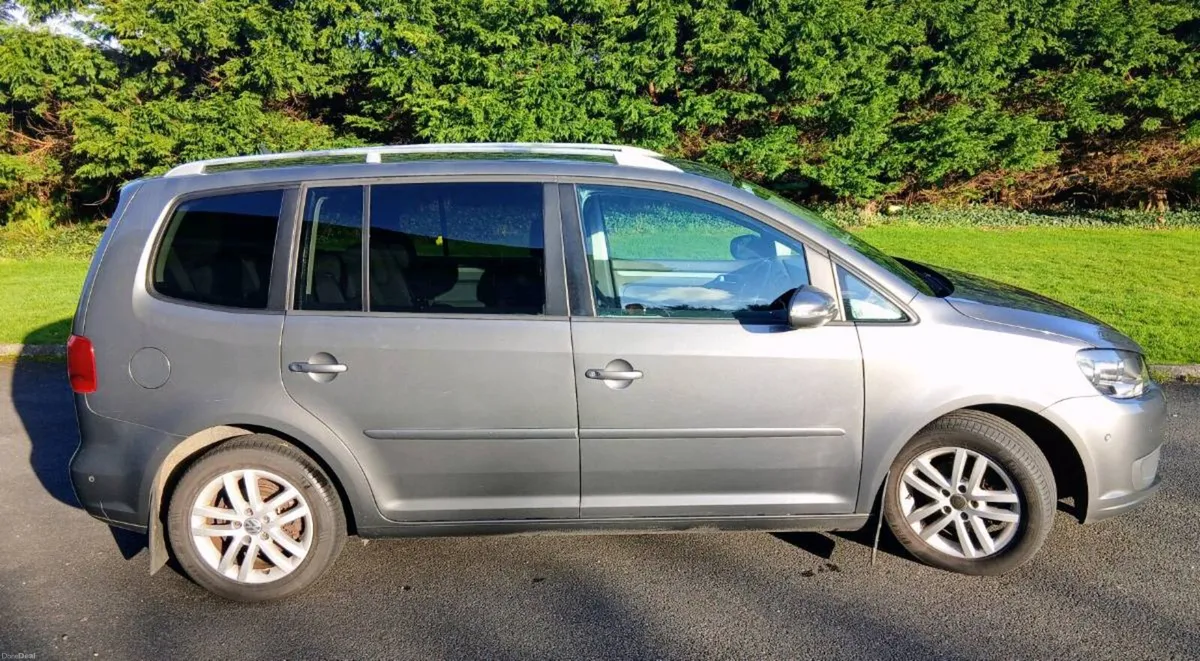 2015 VOLKSWAGEN TOURAN - Image 1