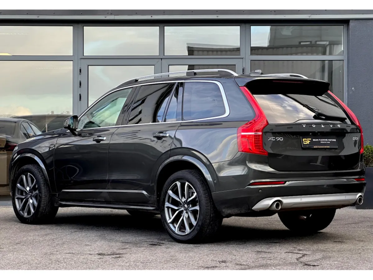 Volvo XC90 D5 AWD MOMENTUM 5DR AUTO - Image 4