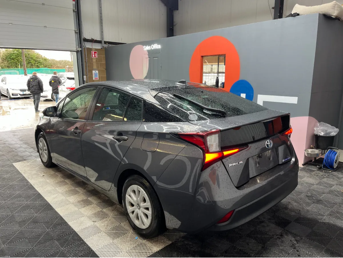 Toyota Prius €21950 2022 TOYOTA PRIUS S 1.8 AUTOMA - Image 4