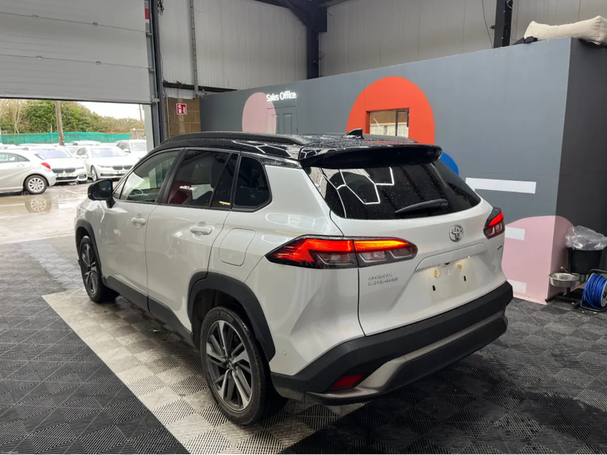 Toyota Corolla €33950! 2024 TOYOTA COROLLA CROSS H - Image 4