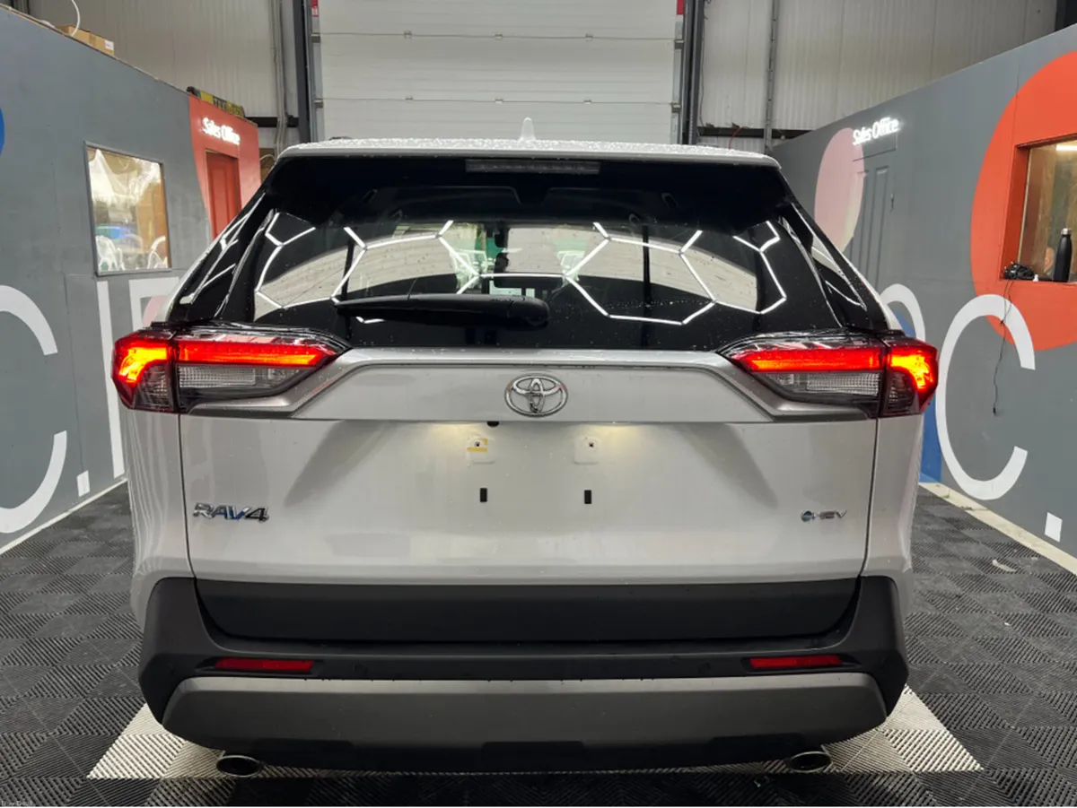 Toyota RAV4 €47950 2025 TOYOTA RAV4 G 2.5 AUTOMATI - Image 3