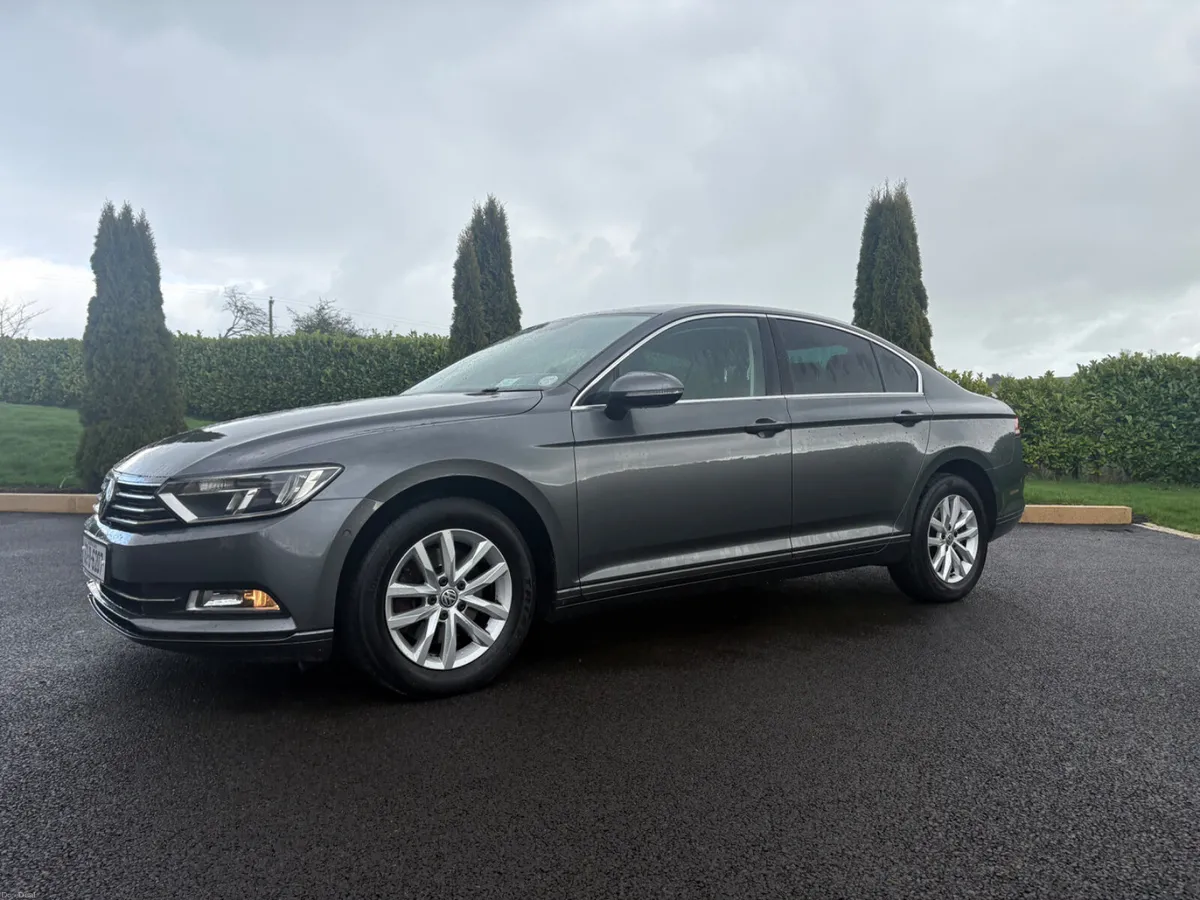 Volkswagen Passat 2016 petrol - Image 3