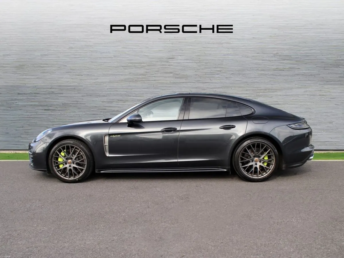 Porsche Panamera 4 E-Hybrid Platinum Edition - Image 4