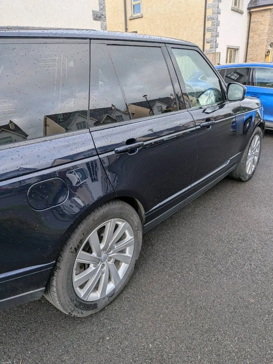 Range Rover - Image 2
