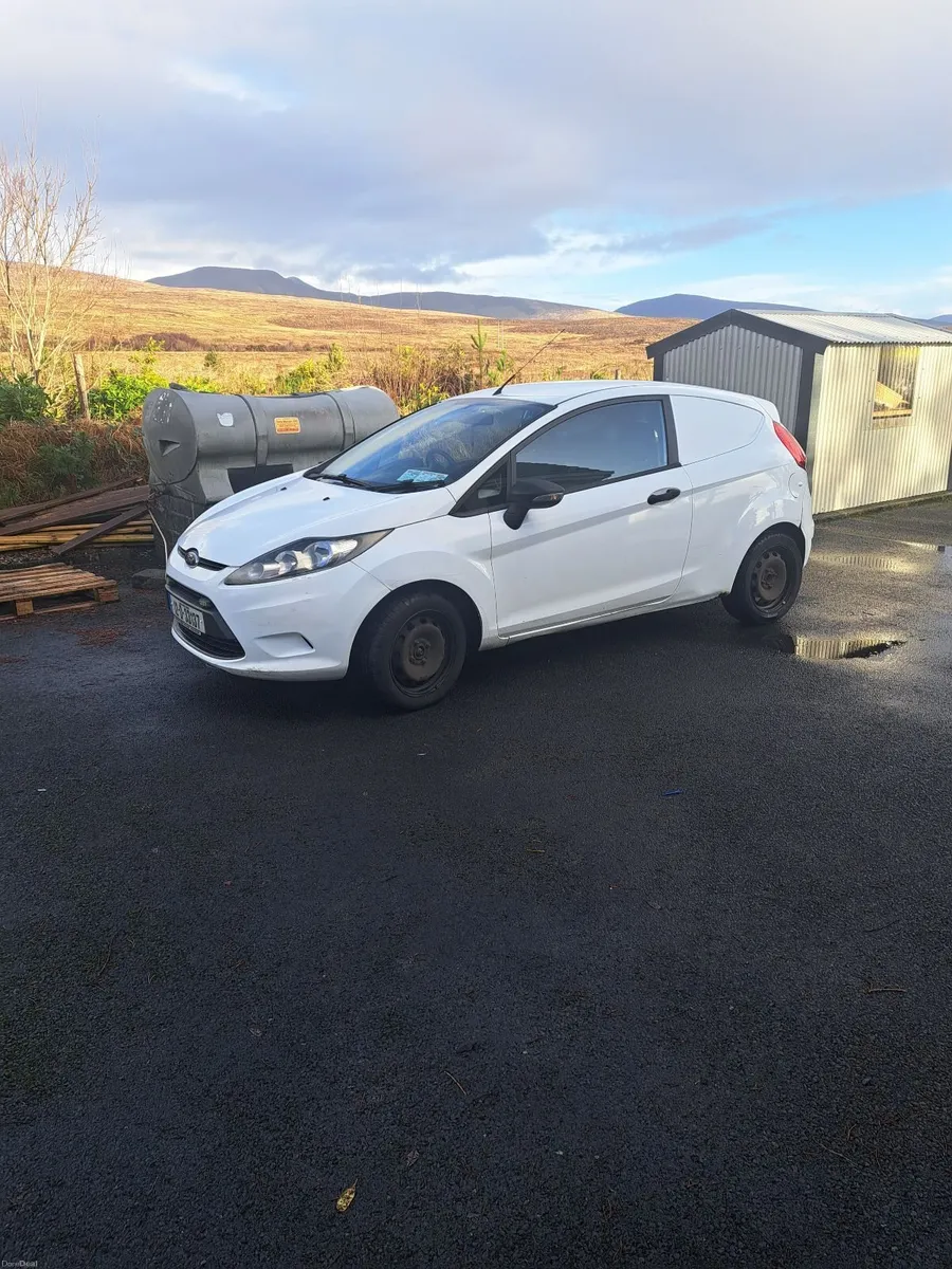 Ford Fiesta 2012 - Image 2