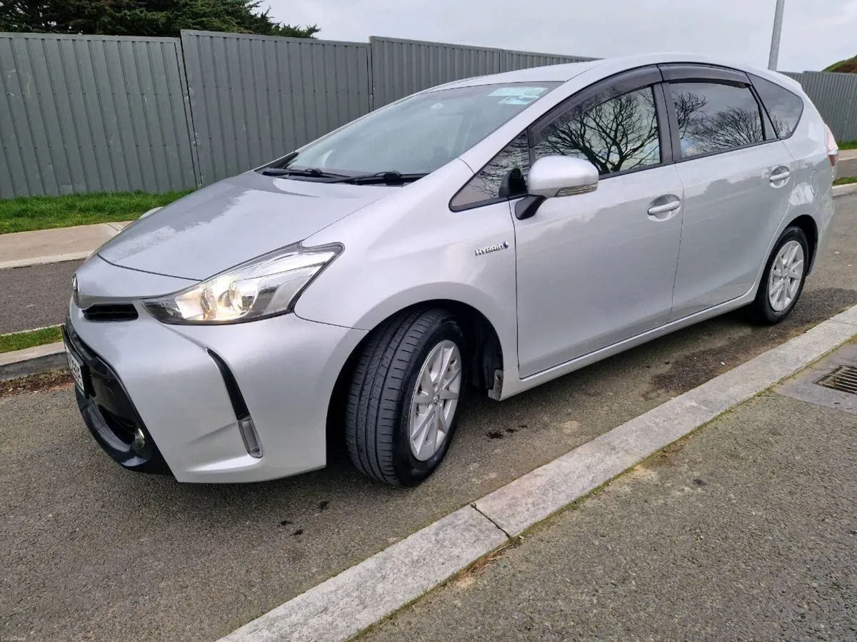 Toyota Prius 7 seater - Image 1