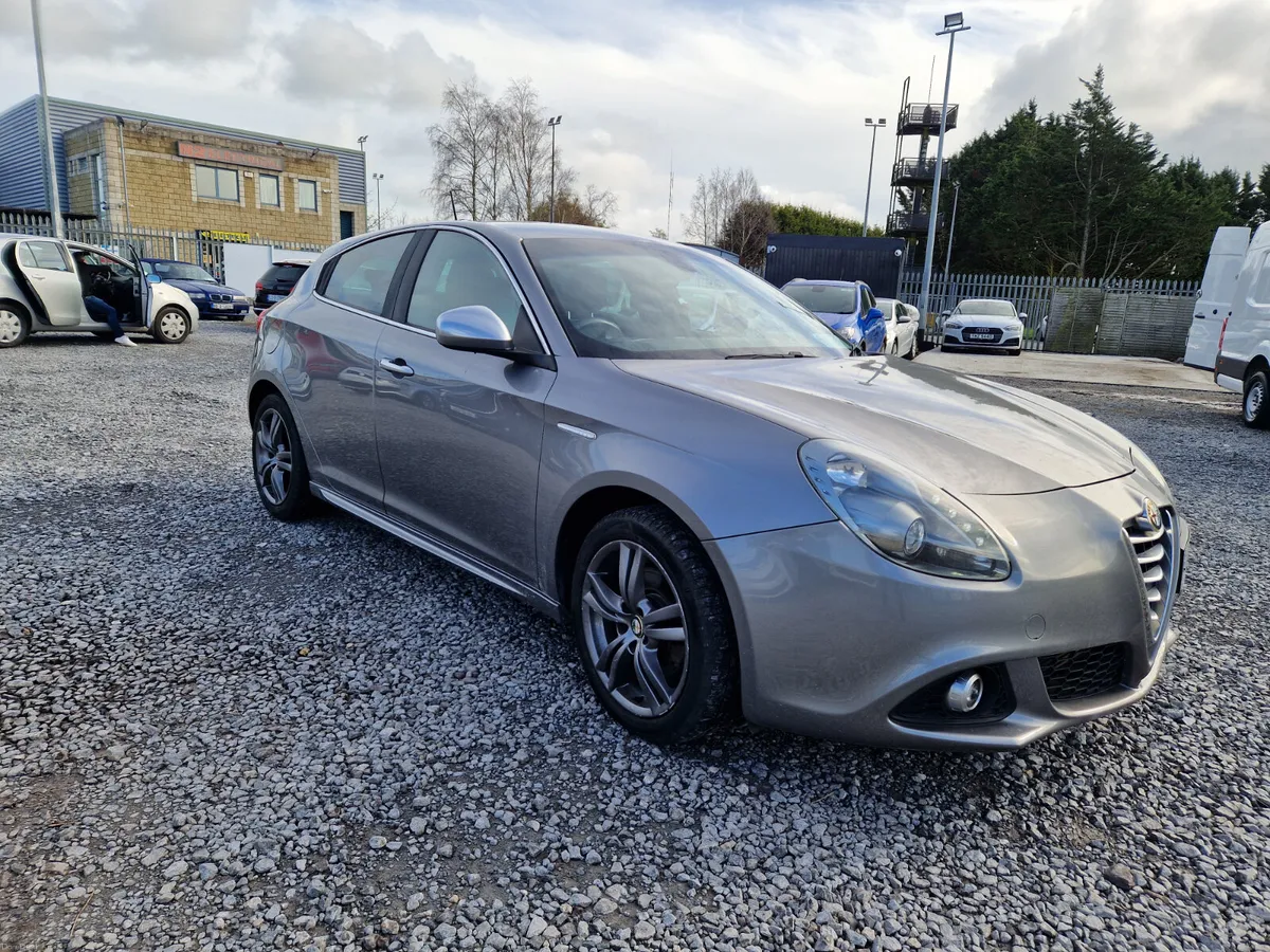 Alfa Romeo Giulietta 2014 - Image 1
