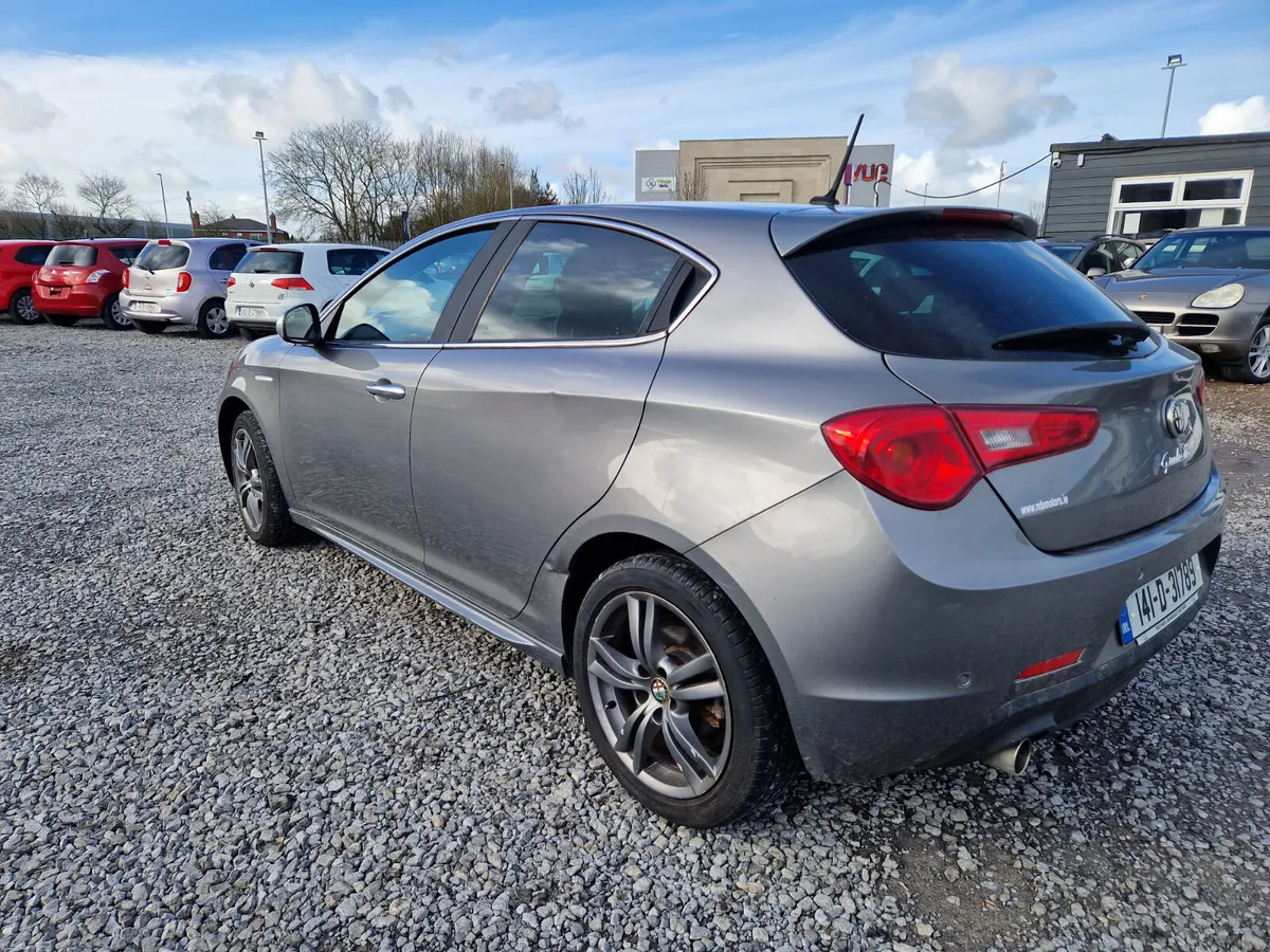 Alfa Romeo Giulietta 2014 - Image 4
