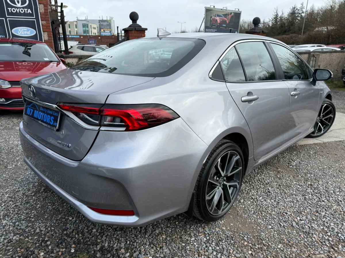 2022 Toyota Corolla 1.8 HYBRID LUNA AUTO - Image 4