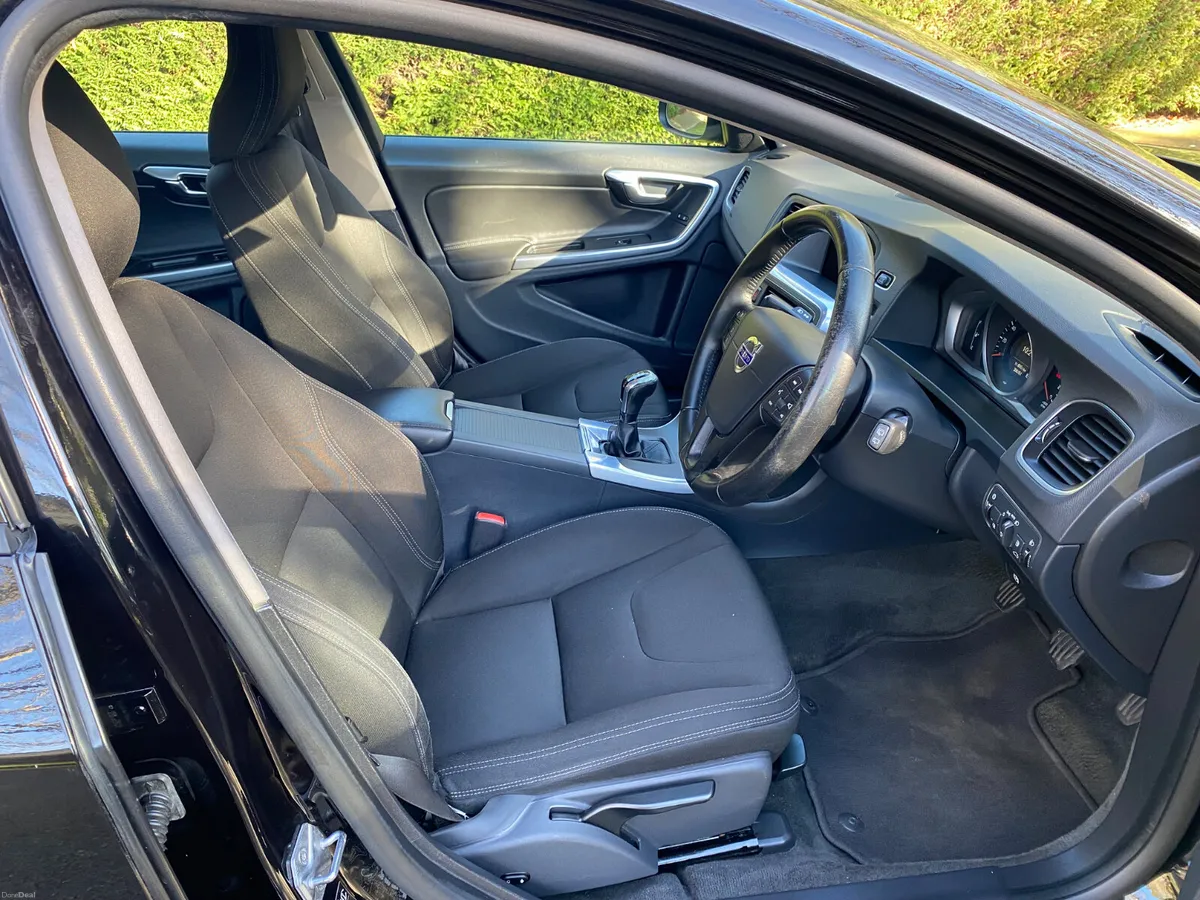 Volvo V60 D4 SE 190 BHP - Image 4