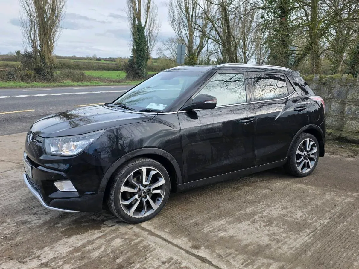 2017 SSANGYONG TIVOLI 4X2 EL XRAD CROSSOVER AUTO - Image 3