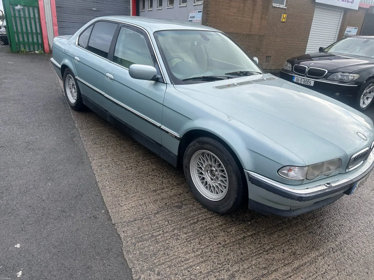 1999  BMW E38 728i petrol - Image 4