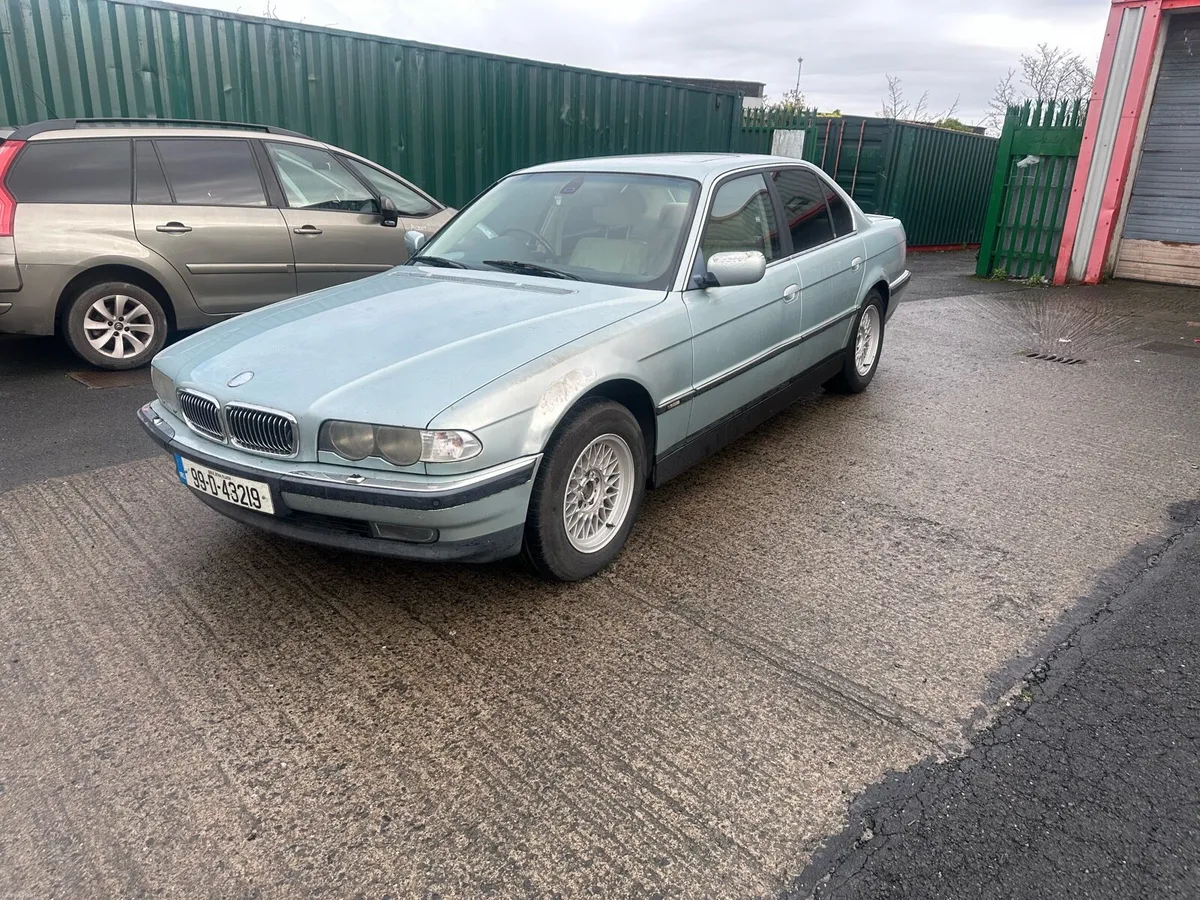 1999  BMW E38 728i petrol - Image 1