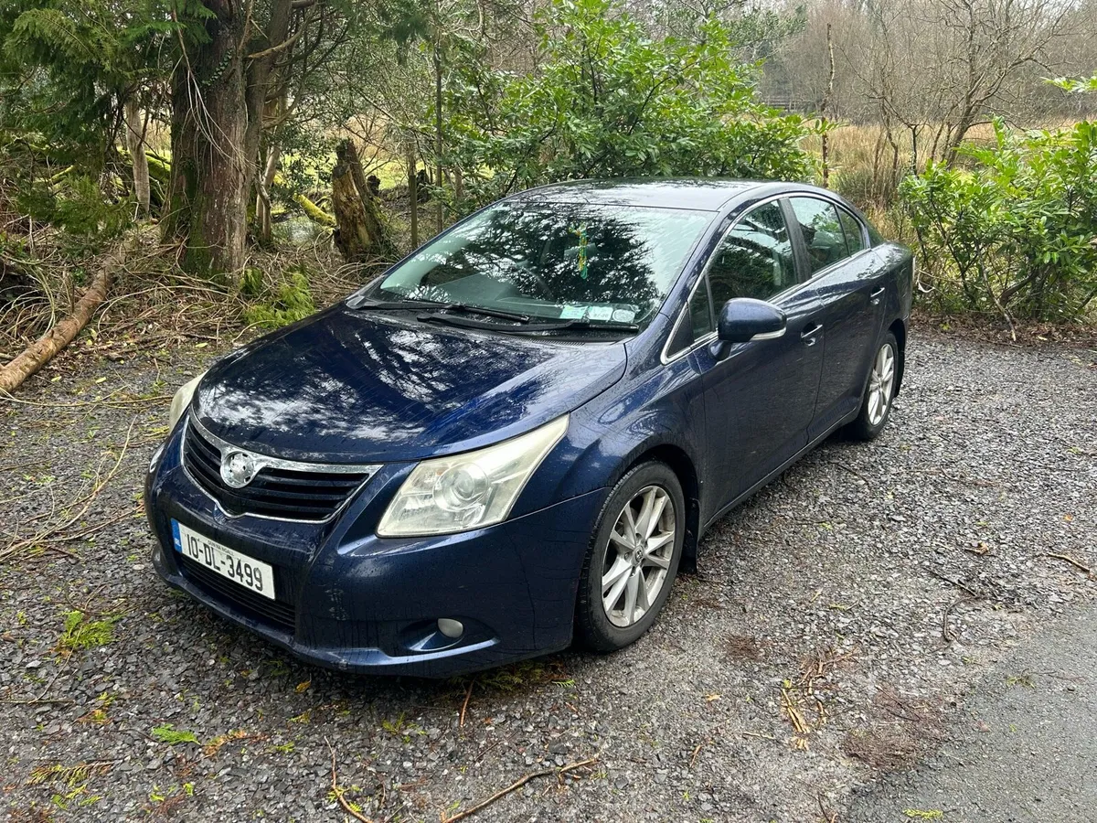 2010 Toyota avensis - Image 1