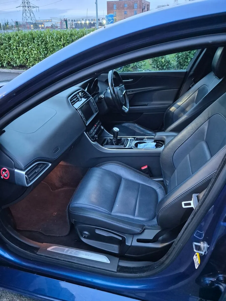 Jaguar XE 2016 - Image 4
