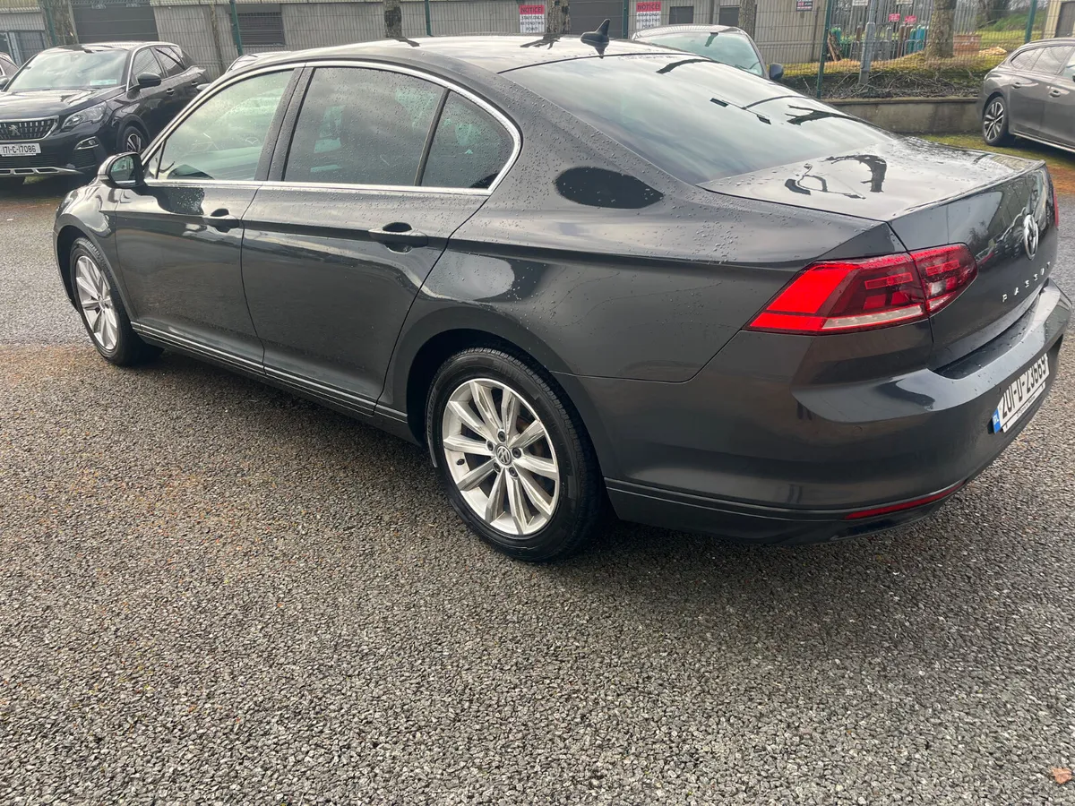 Volkswagen Passat 2020 - Image 4