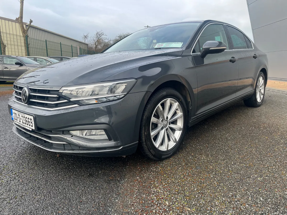 Volkswagen Passat 2020 - Image 2