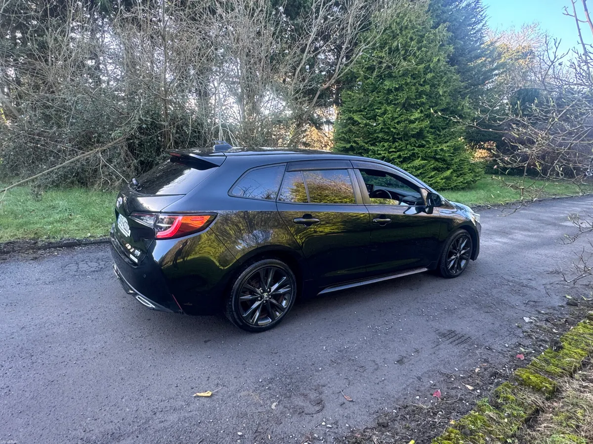 21 TOYOTA COROLLA 1.8 HYBRID SPORT - Image 2