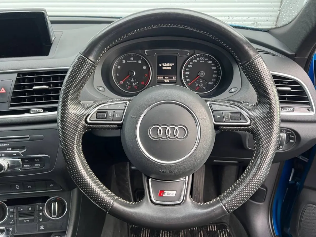 Audi Q3 S-LINE QUATTRO 2.0 TFSI // POWERED S-LINE - Image 4