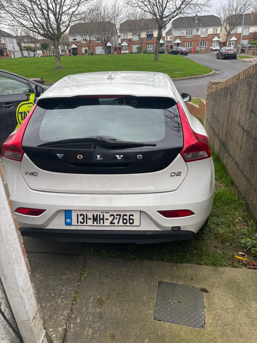 Volvo v40 - Image 4