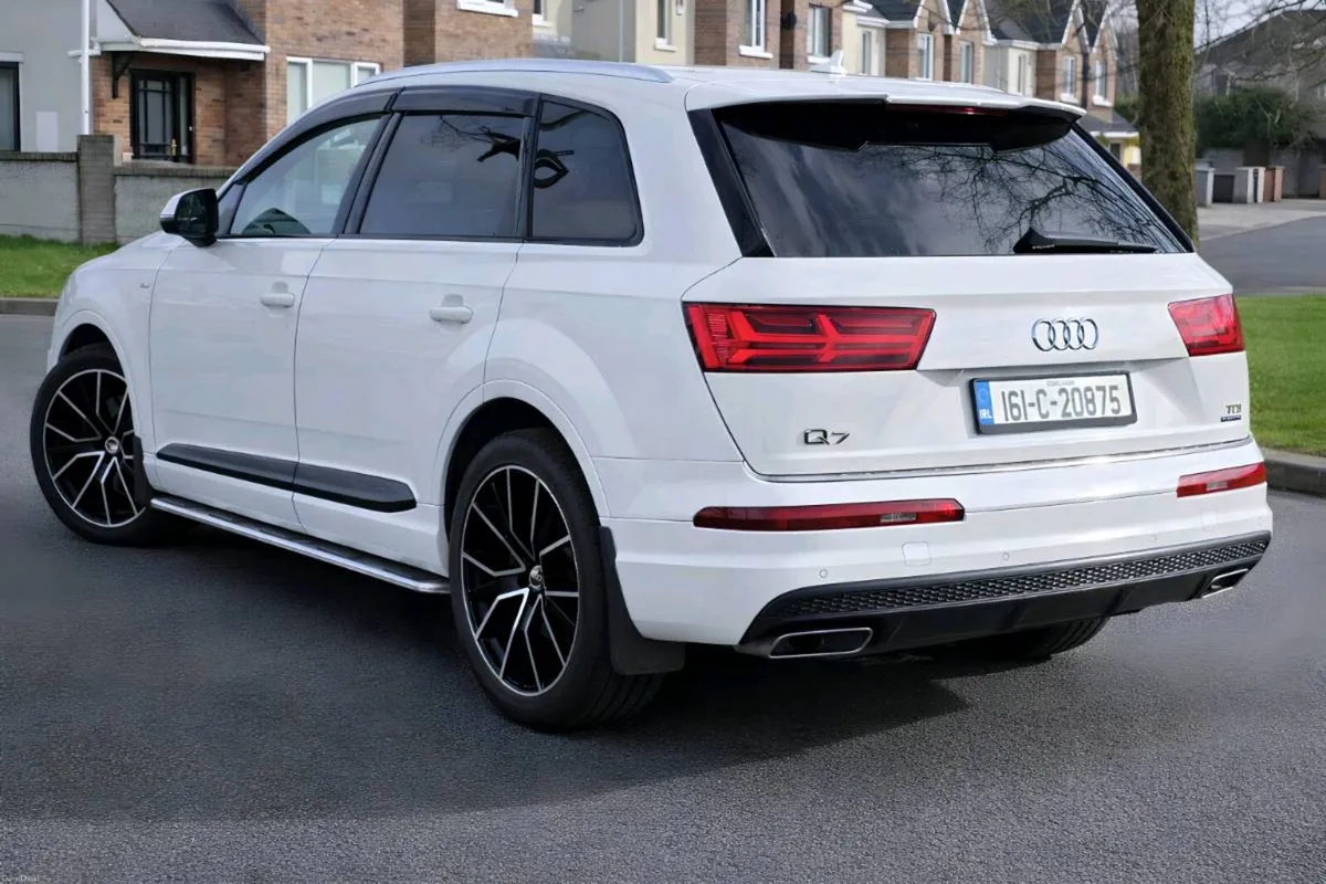161 Audi Q7 3.0 TDI S-Line 7 Seater Full History - Image 3