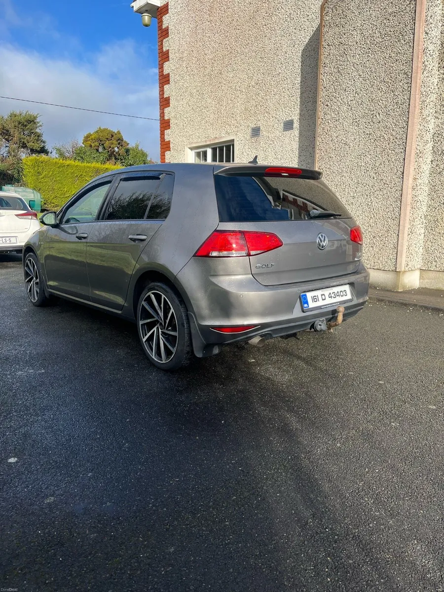 2016 Volkswagen Golf Lounge - Image 3