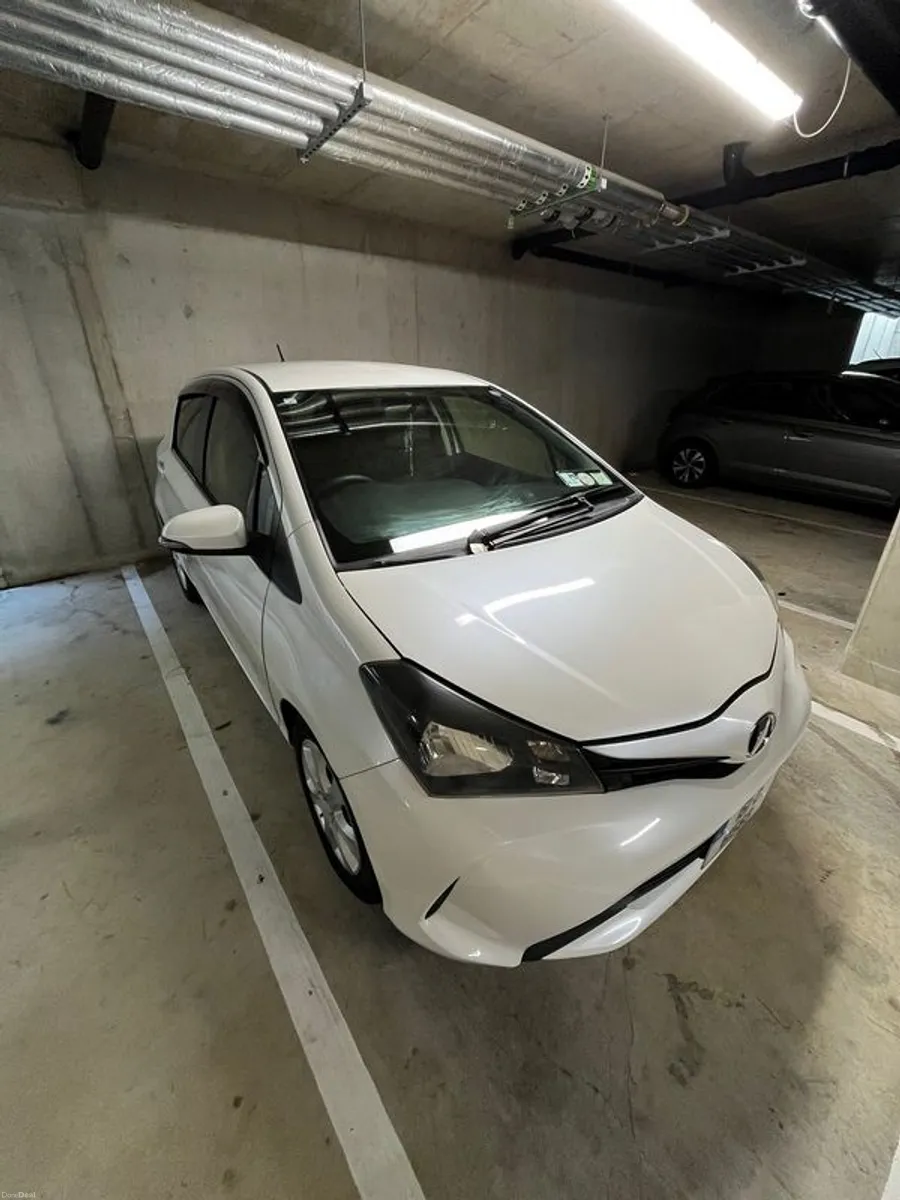 2015 Toyota Vitz 1.3L AUTO - Image 1