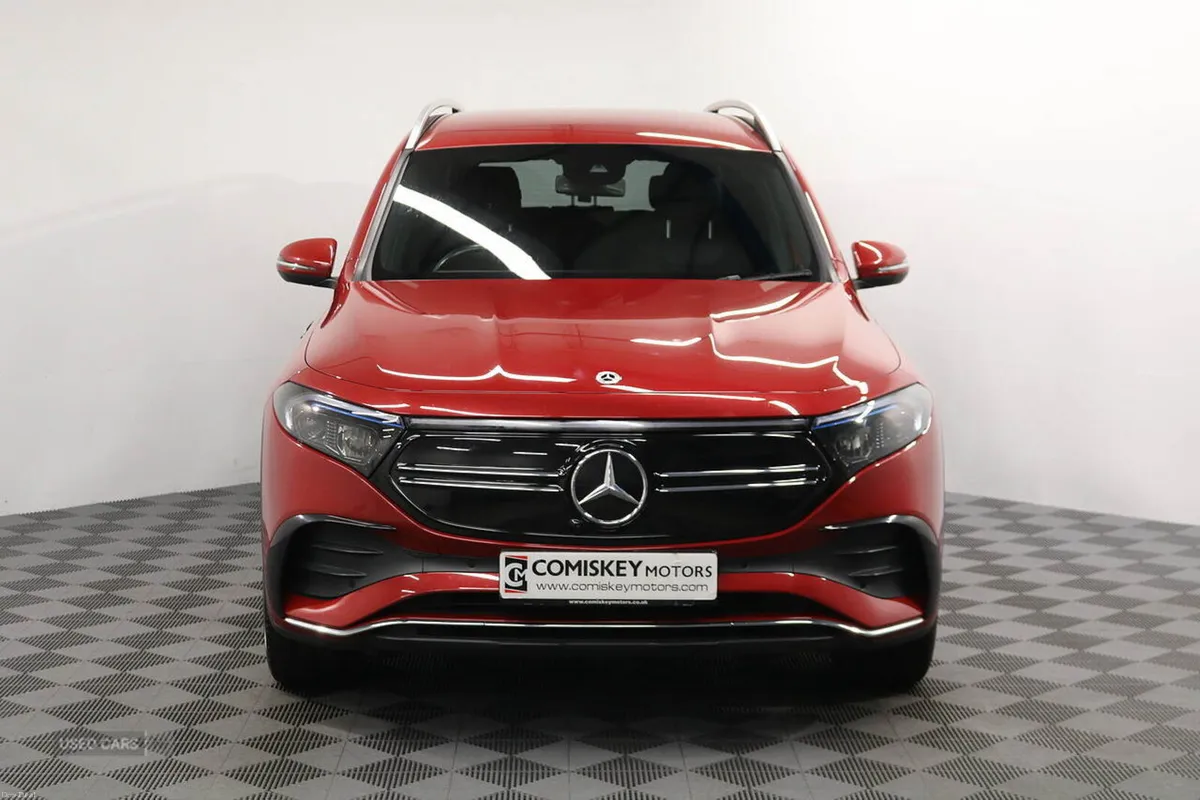 Mercedes-Benz EQB 300 AMG Line - Image 2