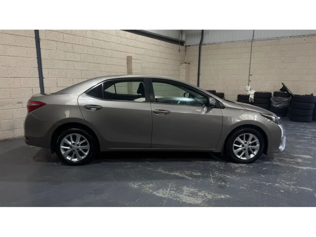 Toyota Corolla 1.4 D-4D LUNA 4DR - Image 2