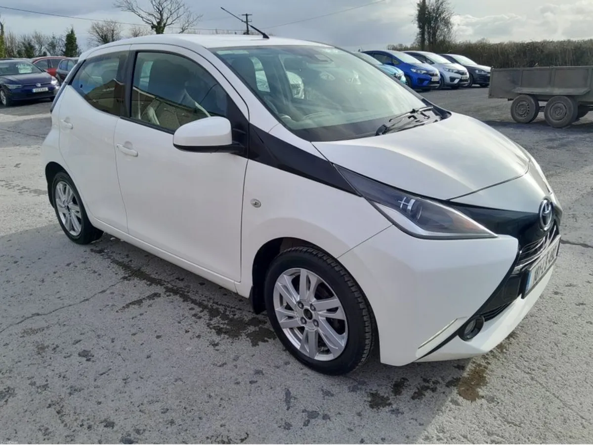 Toyota Aygo 1.0 X-PLAY 4DR - Image 4