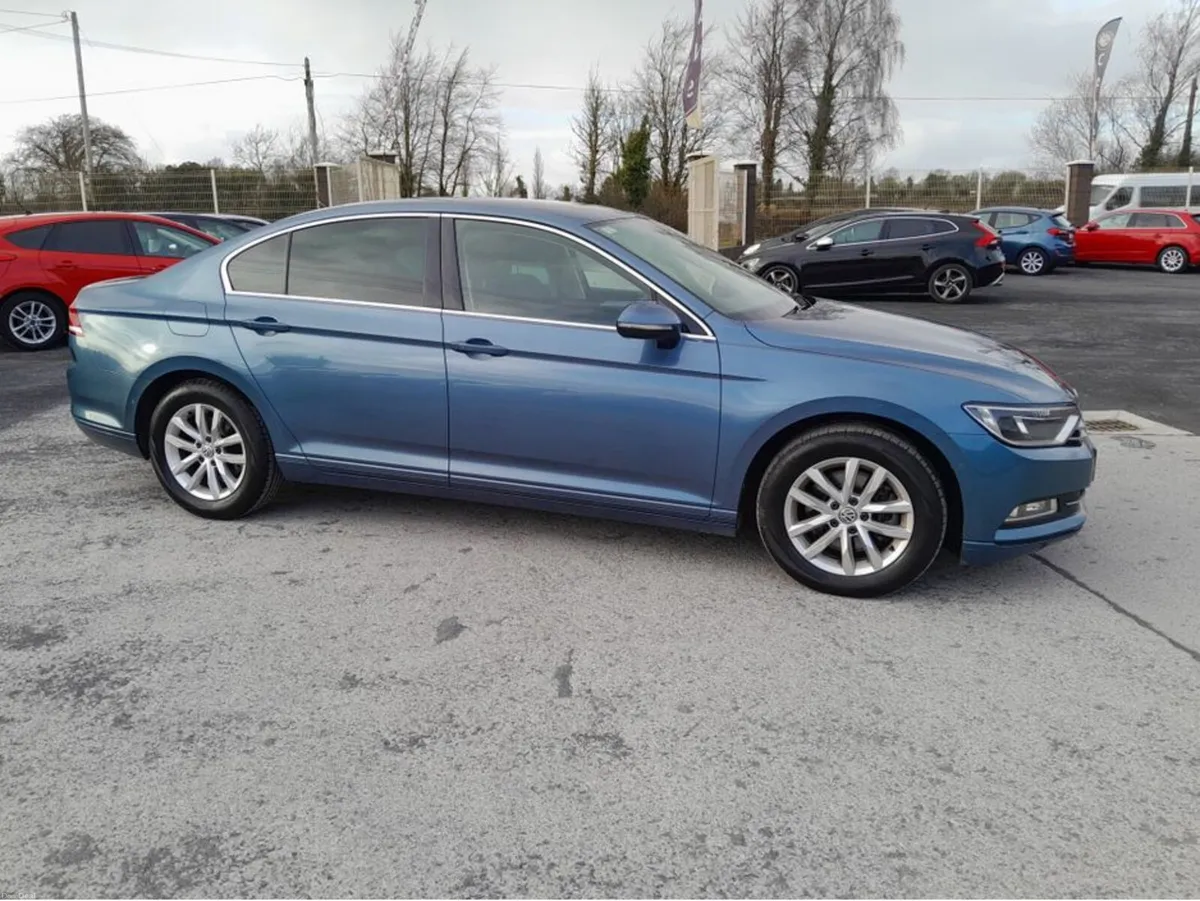 Volkswagen Passat CL 1.6 TDI MANUAL 6SPEED FWD 120 - Image 2