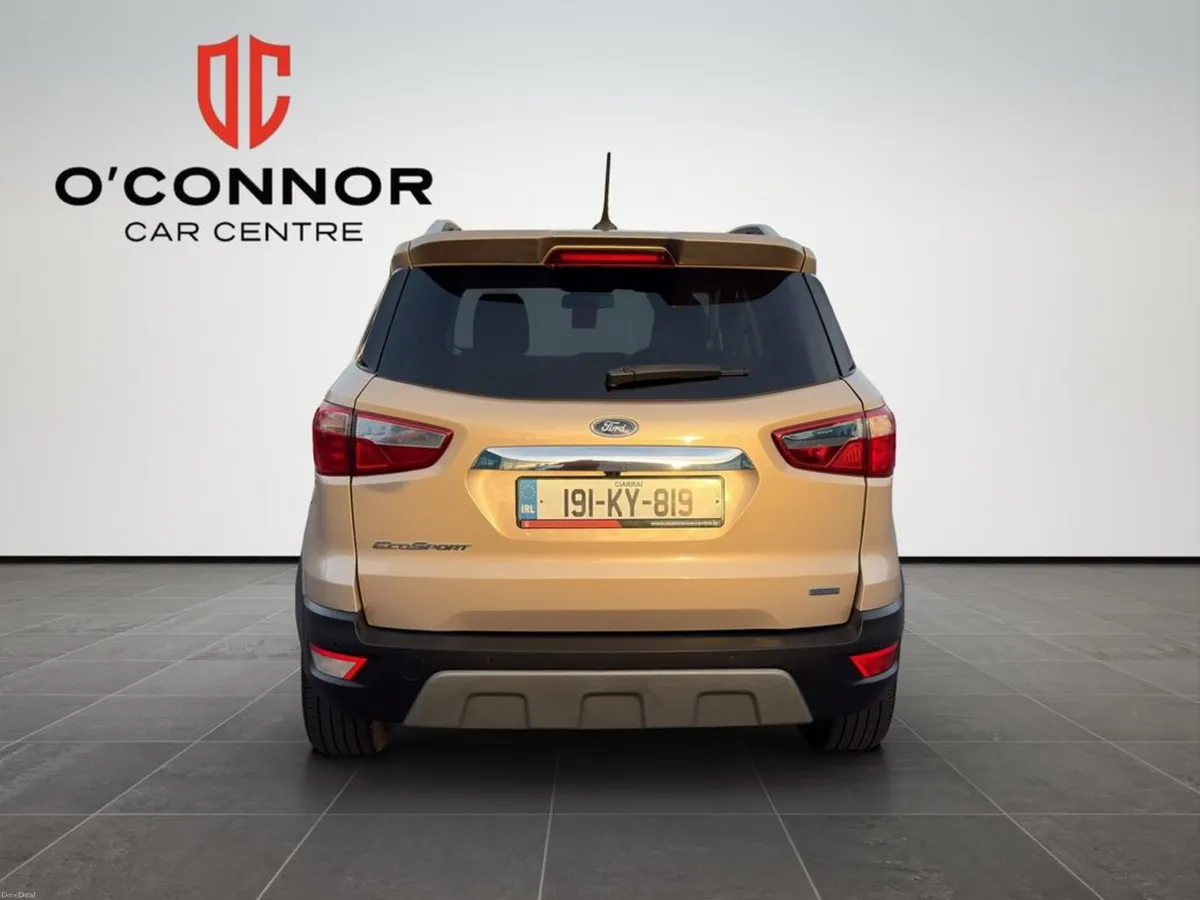 Ford EcoSport "Gold looks, relaxed driving — this - Image 4