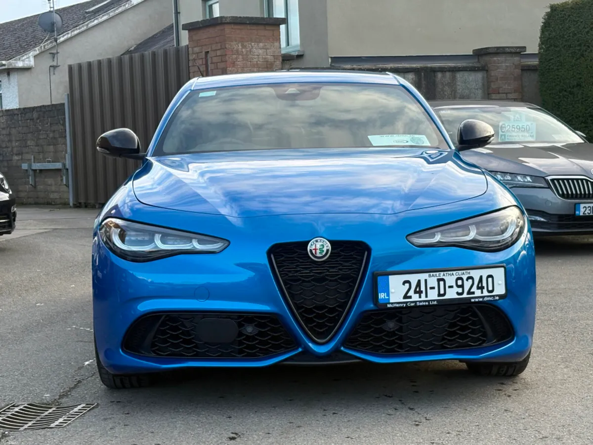 Alfa Romeo Giulia 2.0l Turbo 280hp Veloce *Fantast - Image 2