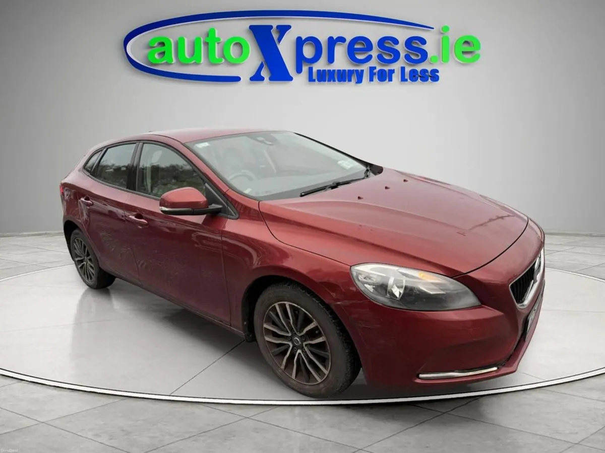 Volvo V40 D2 2.0 Diesel 5DR - Image 1