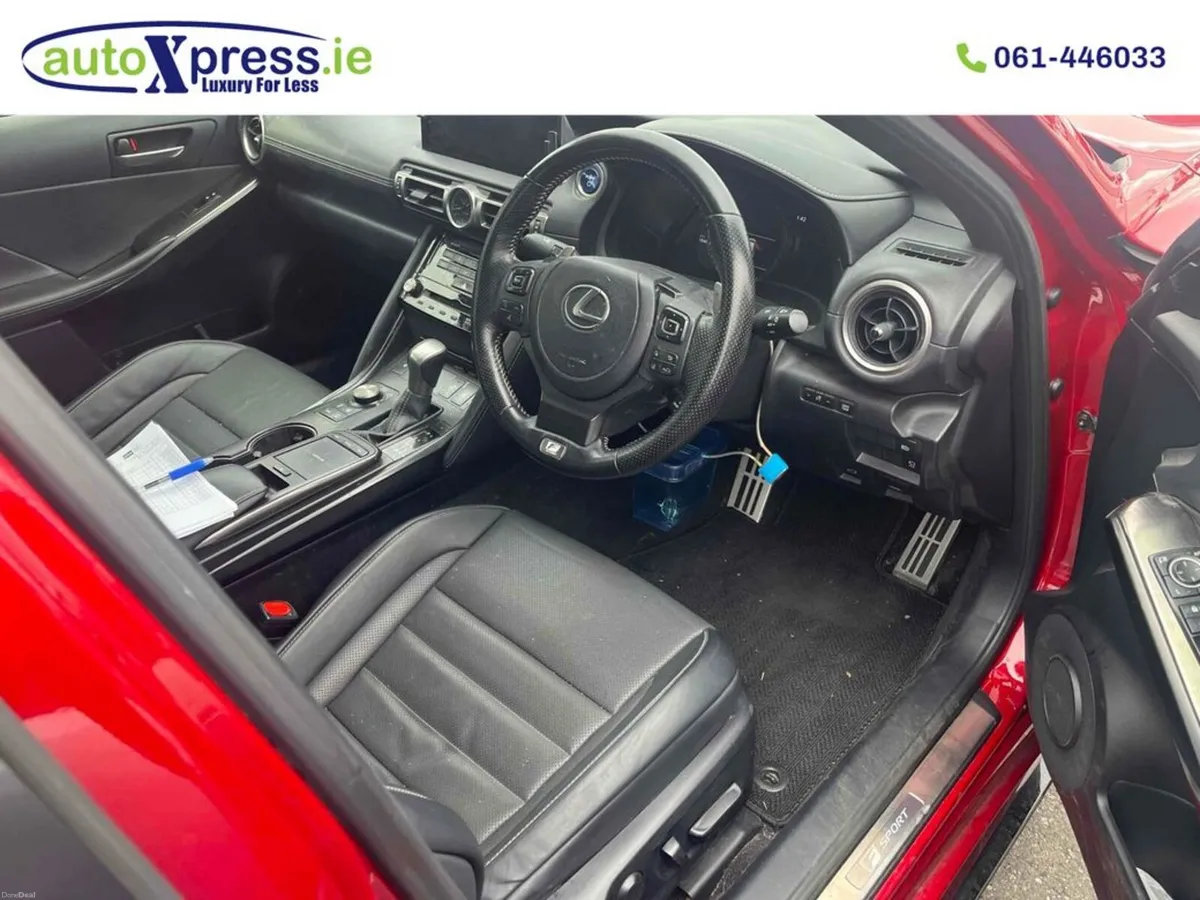 Lexus IS F SPORT, Hybrid, Automatic - Image 2
