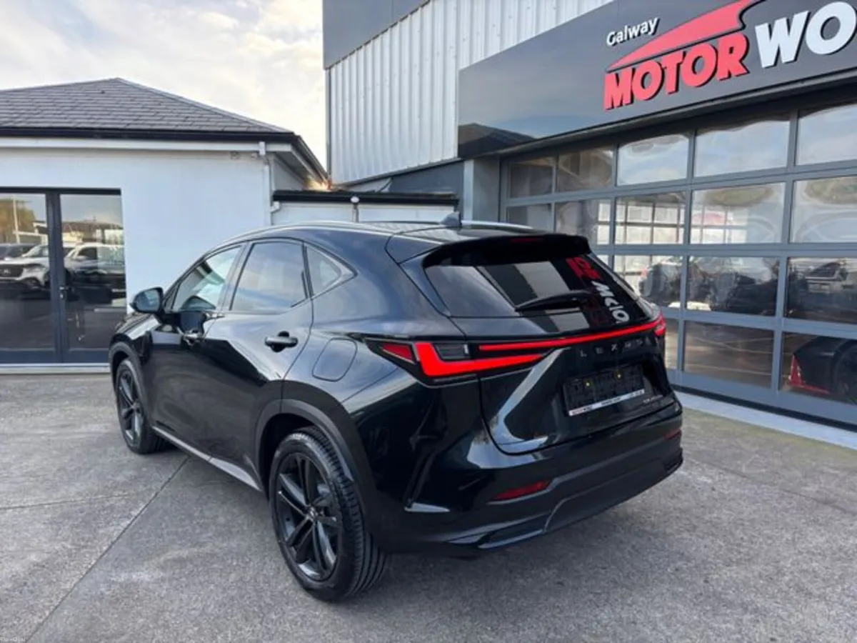 Lexus NX 450H + PHEV CVT PREMIUM PLUS - Image 2