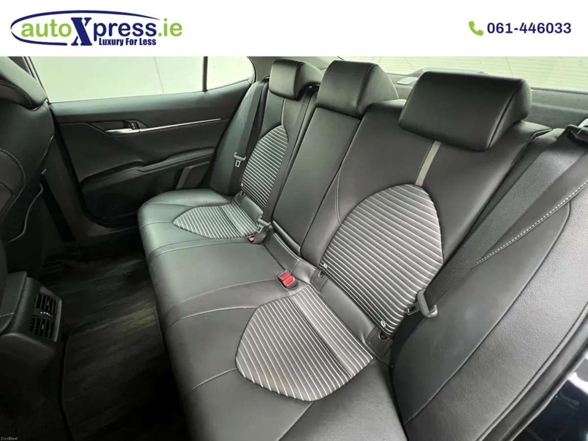 Toyota Camry HYBRID WS Low Mileage , Reversing cam - Image 4