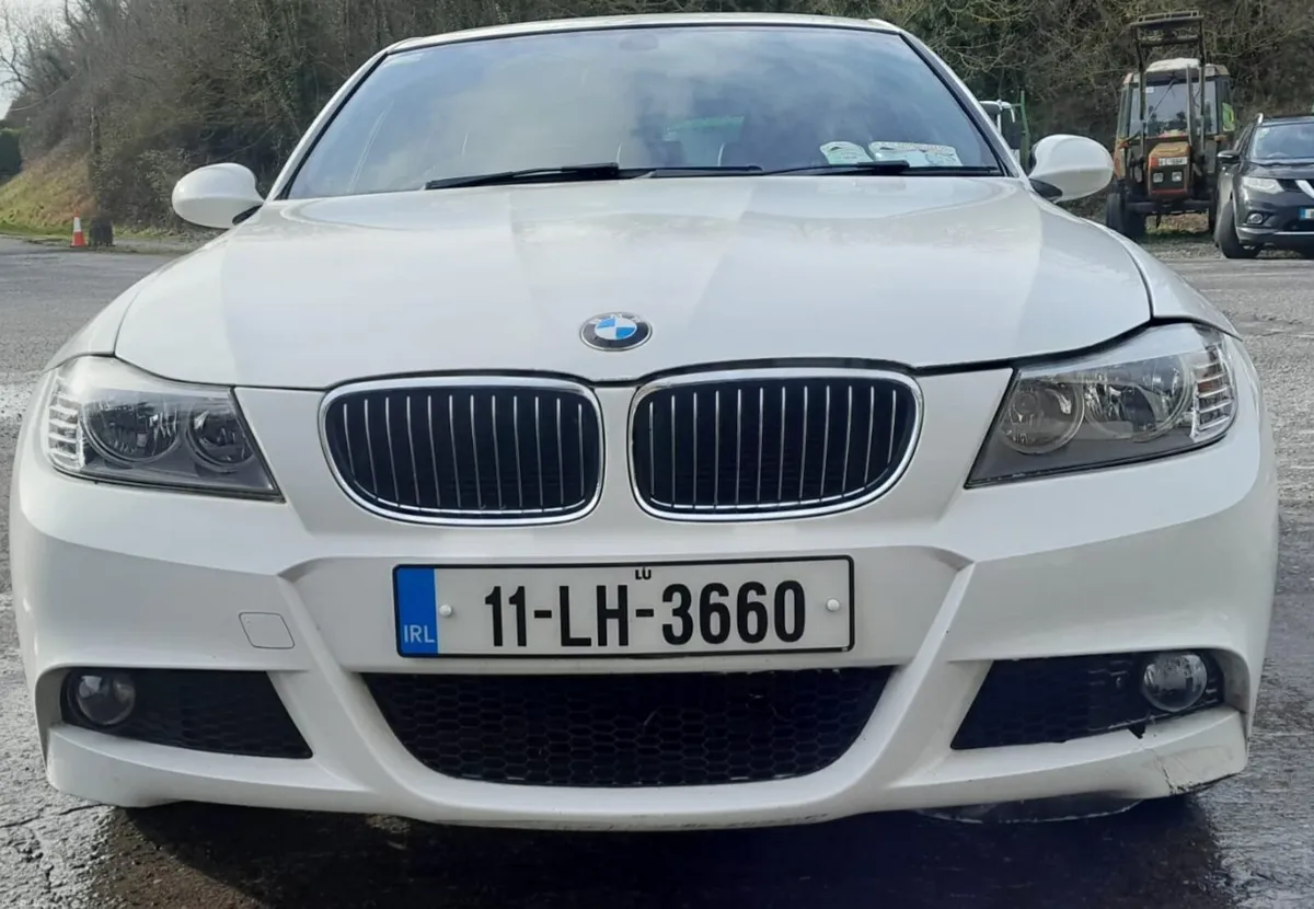 BMW 318D M SPORT - Image 4