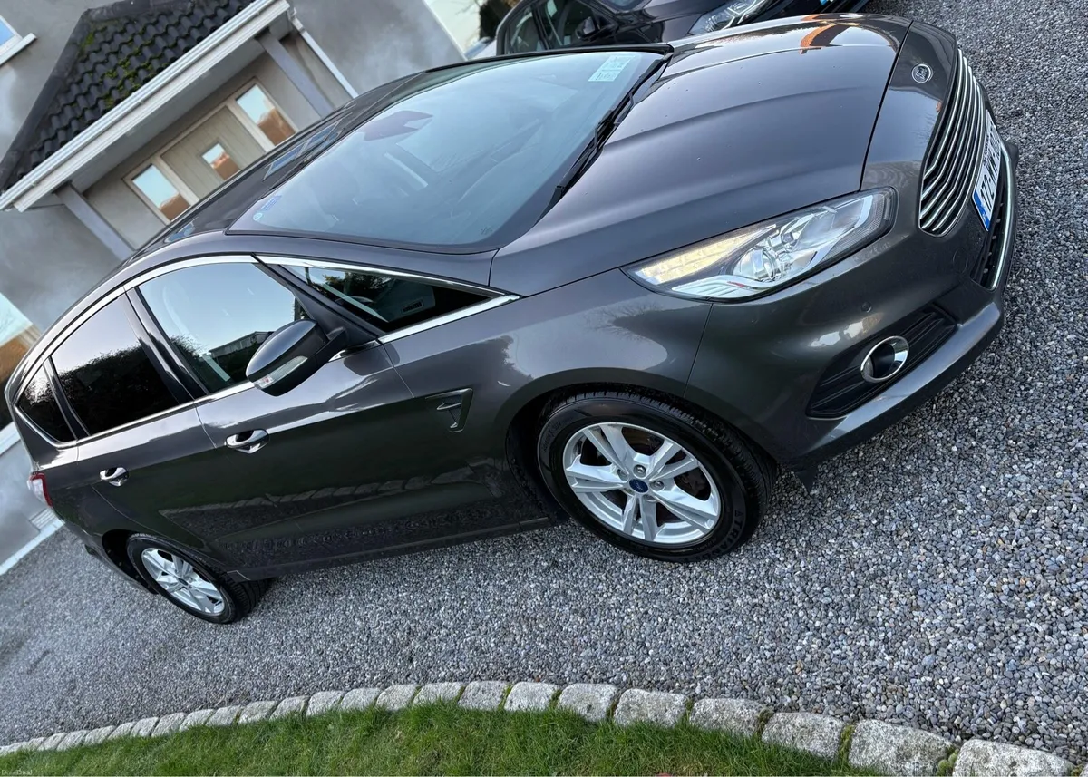 Ford S-Max - Image 1