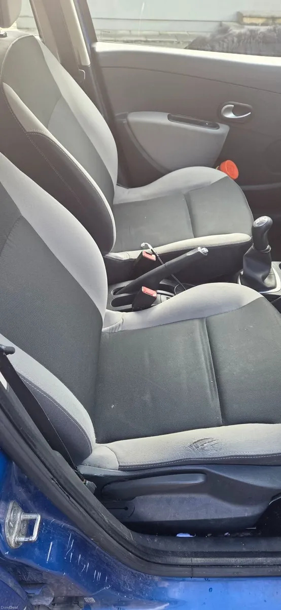 Renault Clio 2012 - Image 2