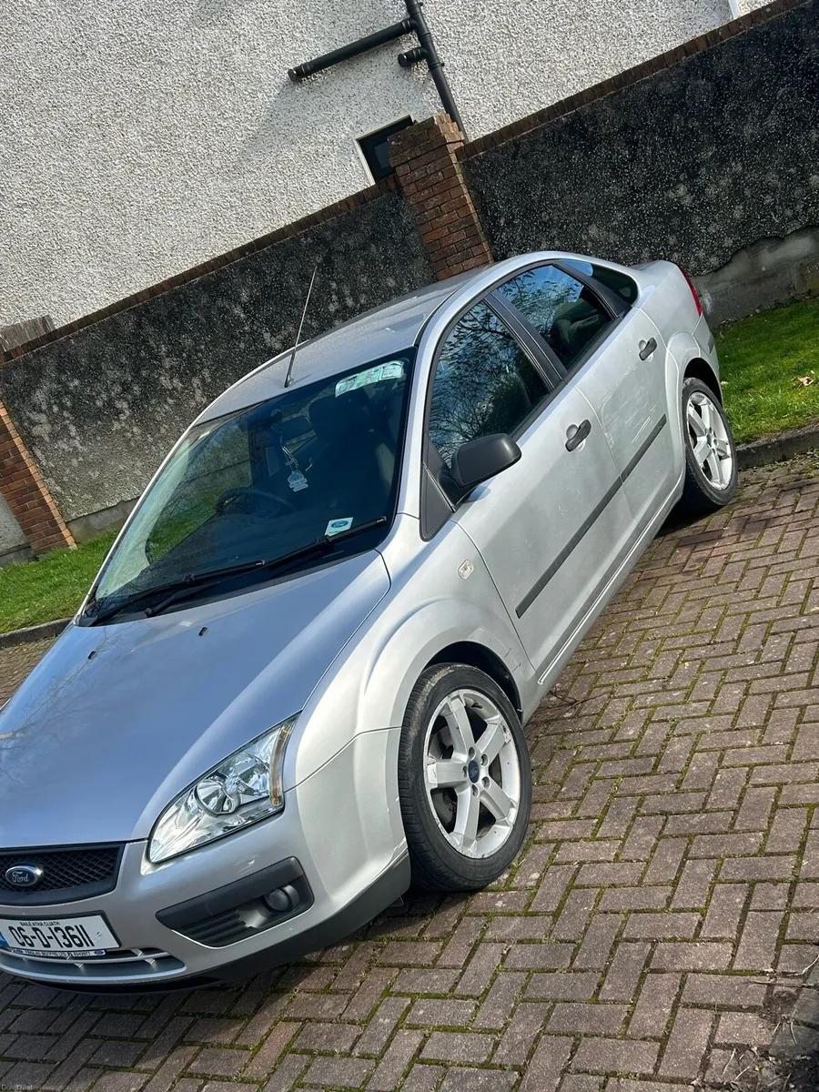 Automatic Ford Focus 2006 1.6L petrol - Image 1