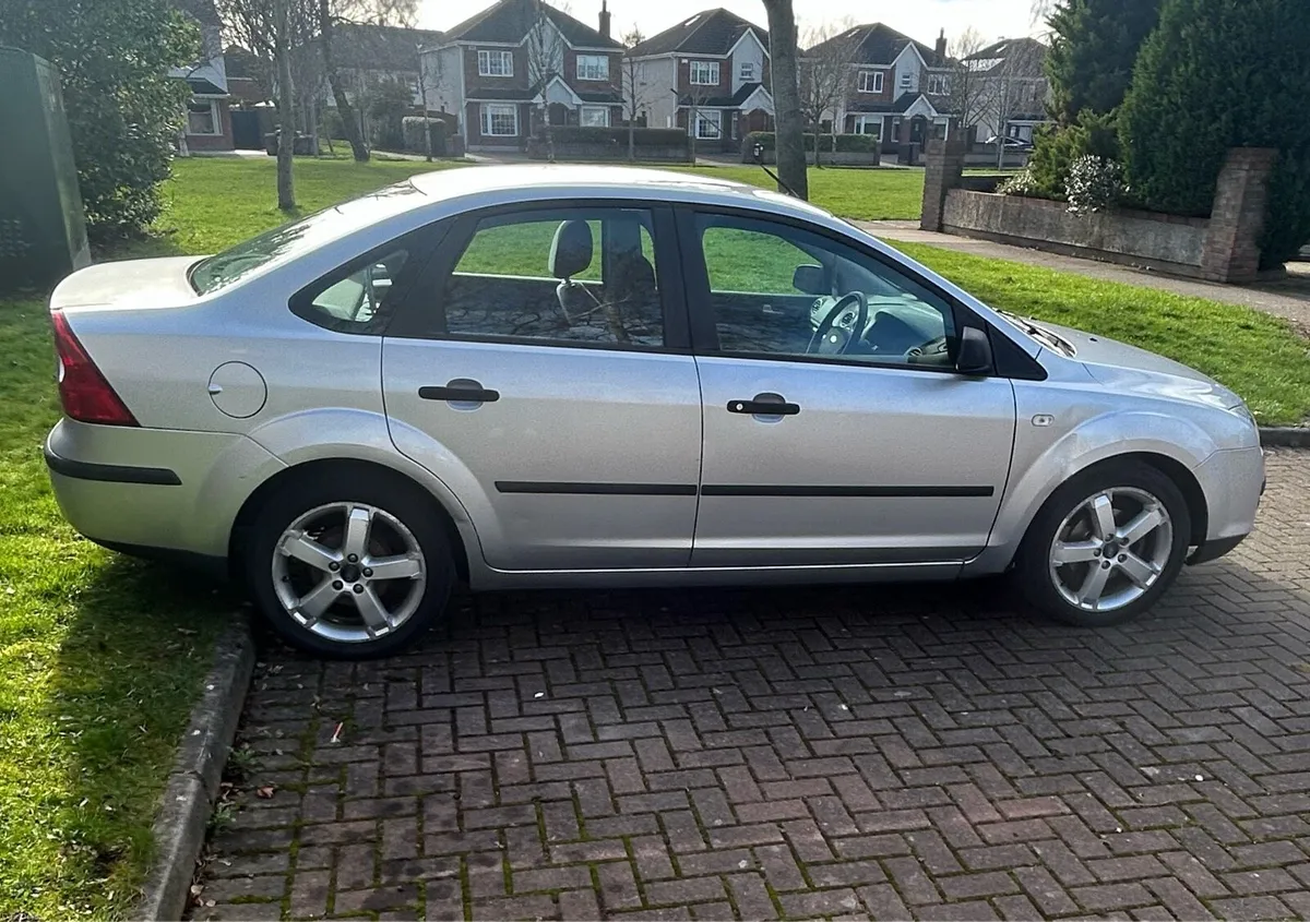 Automatic Ford Focus 2006 1.6L petrol - Image 3