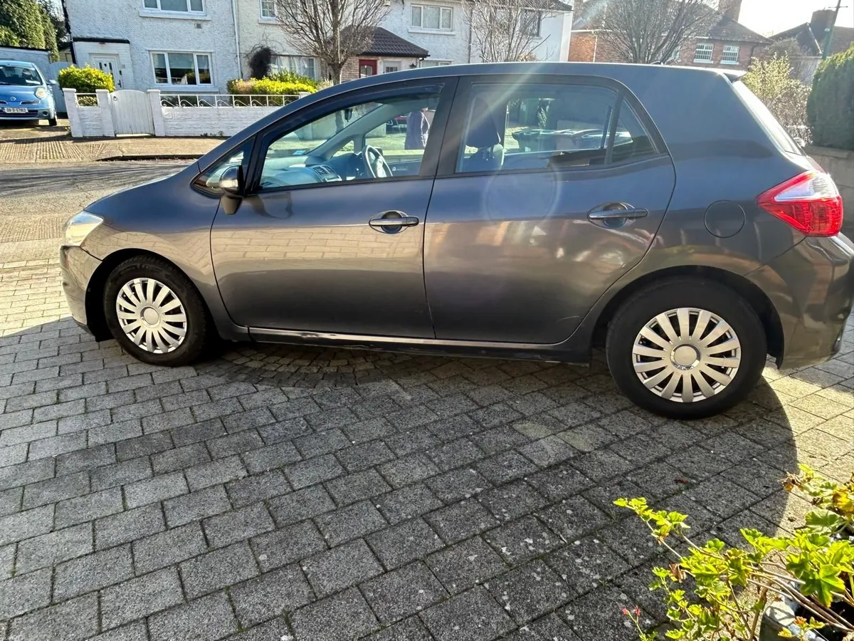 Toyota Auris 2012 - Image 3