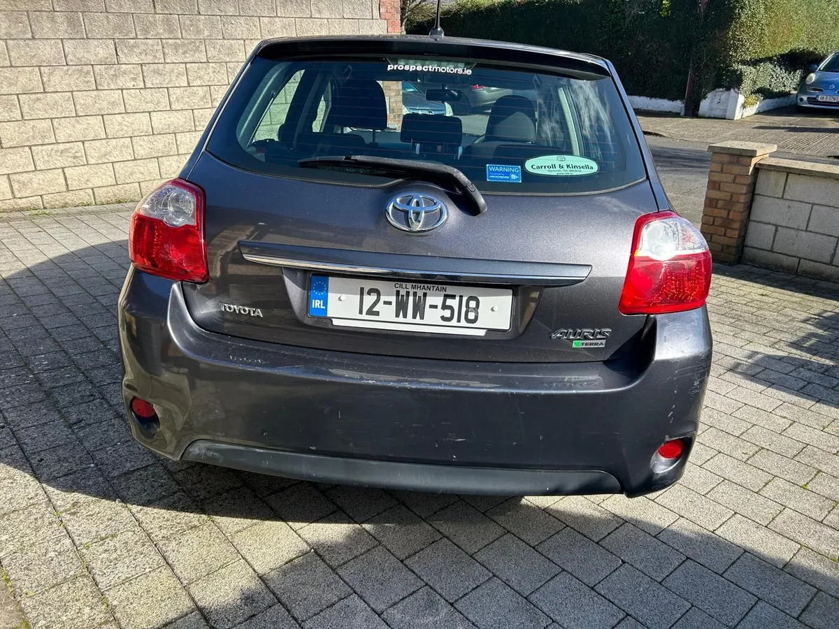 Toyota Auris 2012 - Image 4